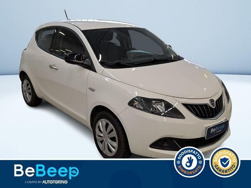 Usata Lancia Ypsilon Silver 70 CV (51 kW) 2022 Argento pastello Utilitaria