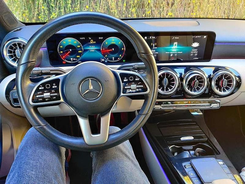 Usata Mercedes A180 Executive 116 CV (85 kW) 2021 Blu/azzurro Berlina