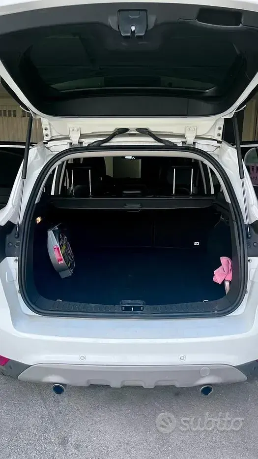 Usata Ford Kuga 163 CV (119 kW) 2011 Bianco SUV