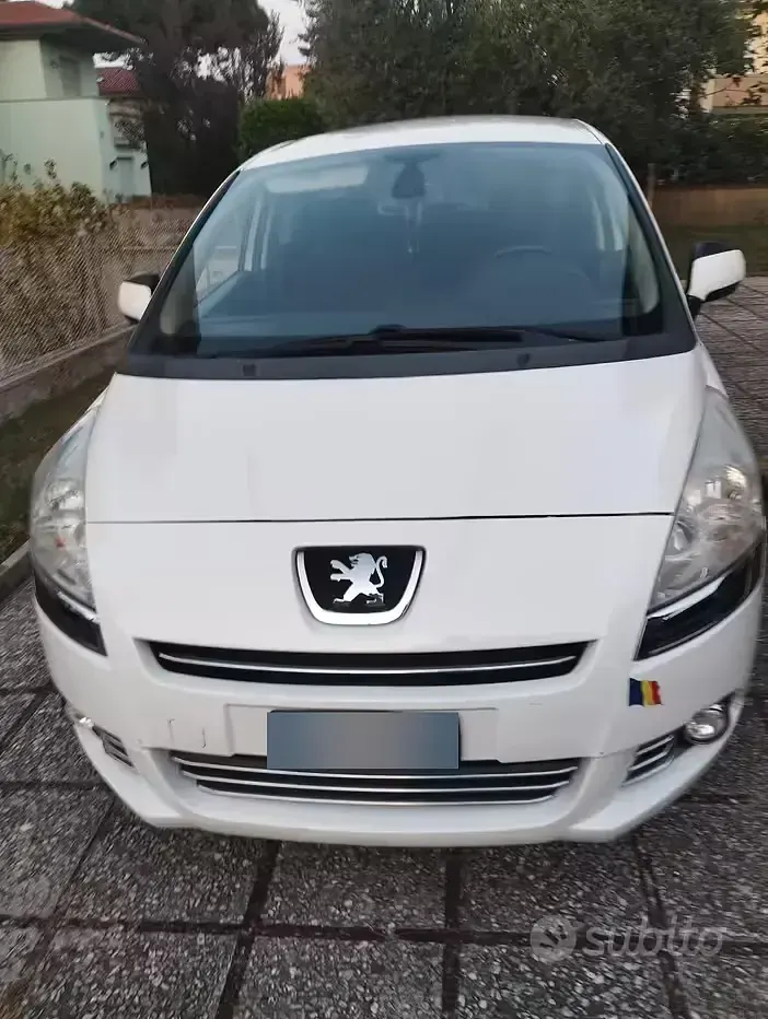 Usata Peugeot 5008 112 CV (82 kW) 2012 Bianco Monovolume
