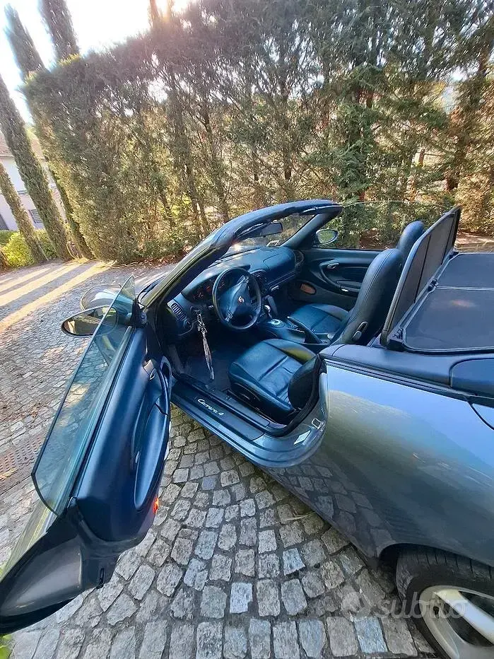 Usata Porsche 911 Carrera 4 Cabriolet 320 CV (235 kW) 2005 Grigio Cabrio