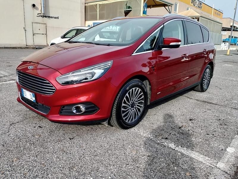 Rosso Usata 2018 Ford S-MAX S Monovolume | 11.000 € (Ottimo prezzo) - Immagine 1/4