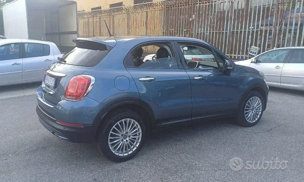 Begagnad Fiat 500X Mirror 120 HK (88 kW) 2018 Blå SUV