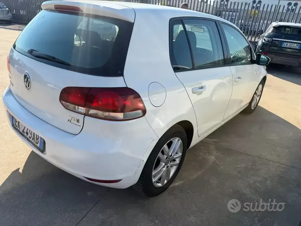 Usata VW Golf VI Highline 105 CV (77 kW) 2011 Bianco Utilitaria
