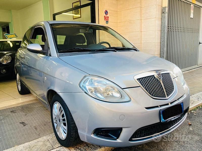 Usata Lancia Ypsilon 77 CV (56 kW) 2009 Grigio Utilitaria