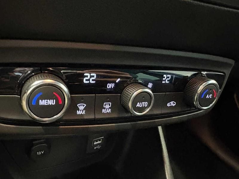 Usata Opel Crossland X Ultimate 110 CV (80 kW) 2024 Rosso SUV