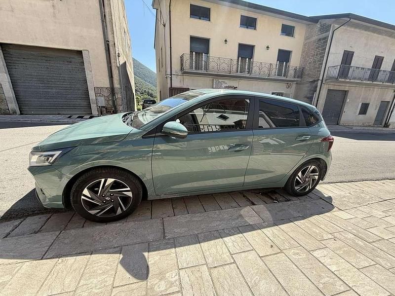 Usata 2023 Hyundai i20 Comfort Due volumi | 13.900 € (Buon prezzo) - Immagine 1/4
