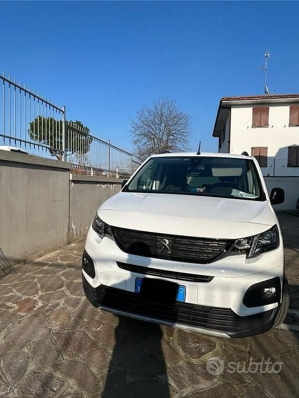 Usata Peugeot Rifter GT-line 131 CV (96 kW) 2019 Bianco Monovolume