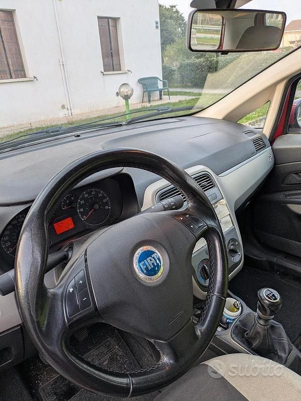 Usata Fiat Grande Punto 2007 Rosso Utilitaria