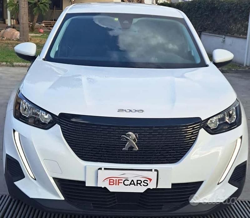 Usata Peugeot 2008 Active 100 CV (73 kW) 2021 Bianco SUV