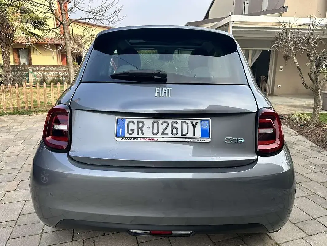Usata Fiat 500e La Prima 86 kW (118 CV) 2023 Utilitaria