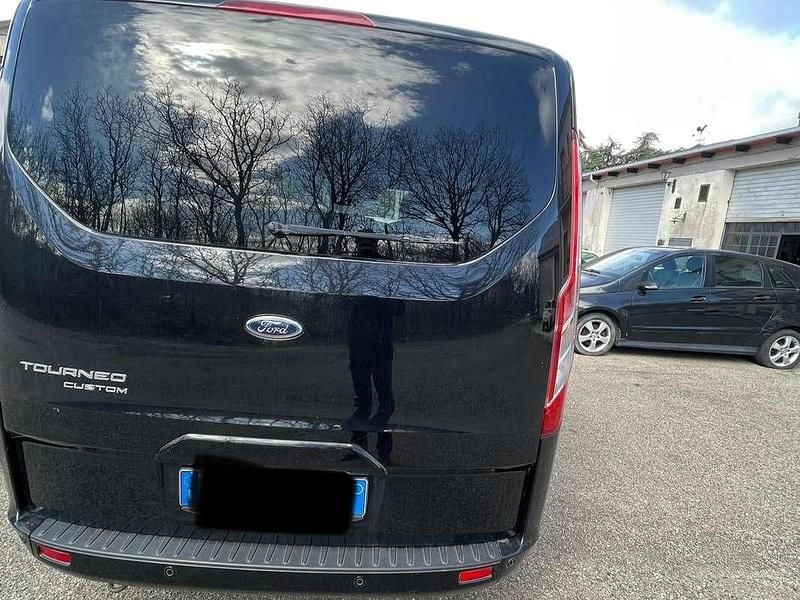 Usata Ford Tourneo Custom 131 CV (96 kW) 2019 Nero Furgone