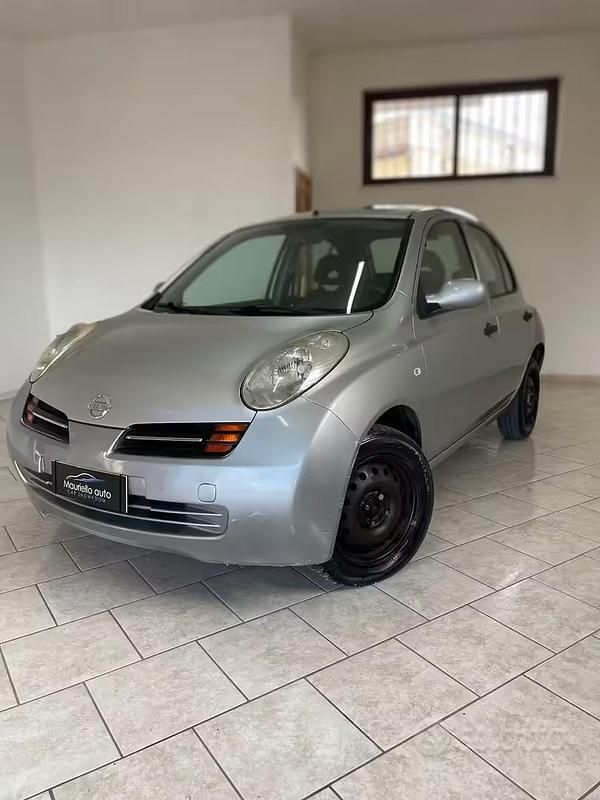 Usata Nissan Micra 65 CV (47 kW) 2004 Grigio Utilitaria
