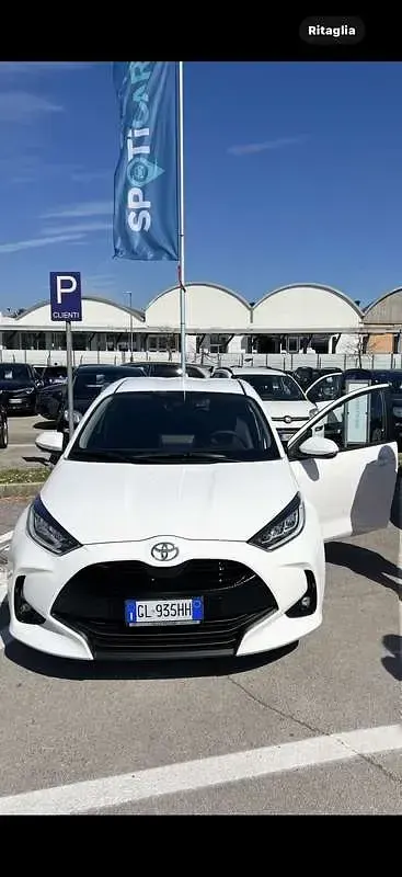 Usata Toyota Yaris 105 CV (77 kW) 2023 Utilitaria