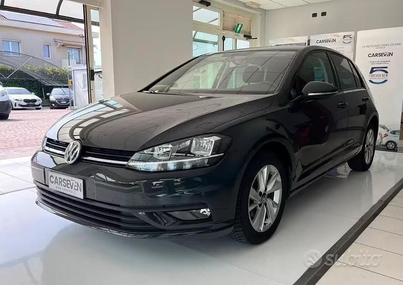 Usata VW Golf VII Trendline 116 CV (85 kW) 2019 Grigio Berlina