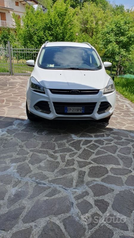 Usata Ford Kuga Titanium 140 CV (102 kW) 2013 Bianco SUV