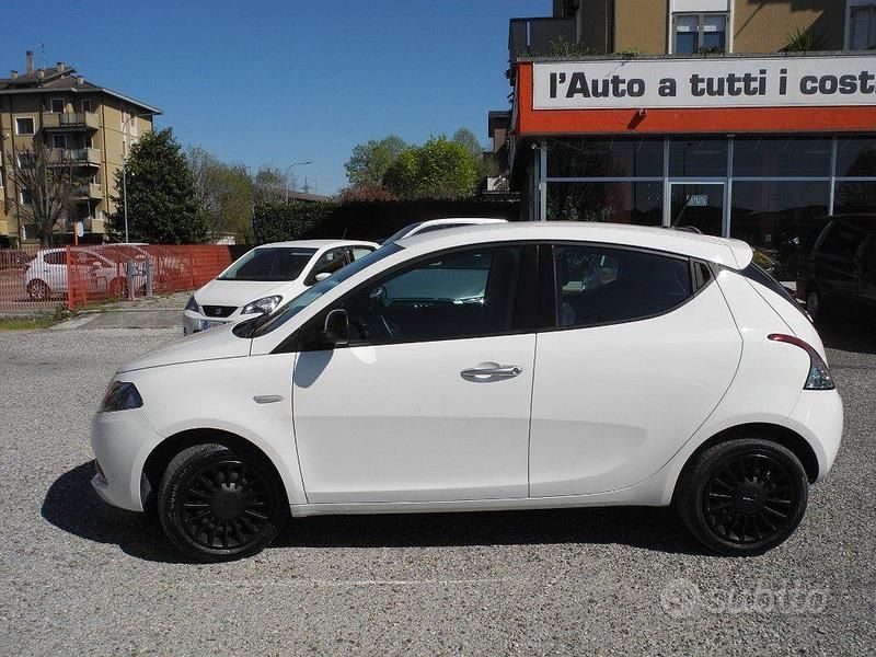 Usata Lancia Ypsilon S 69 CV (50 kW) 2022 Bianco Utilitaria