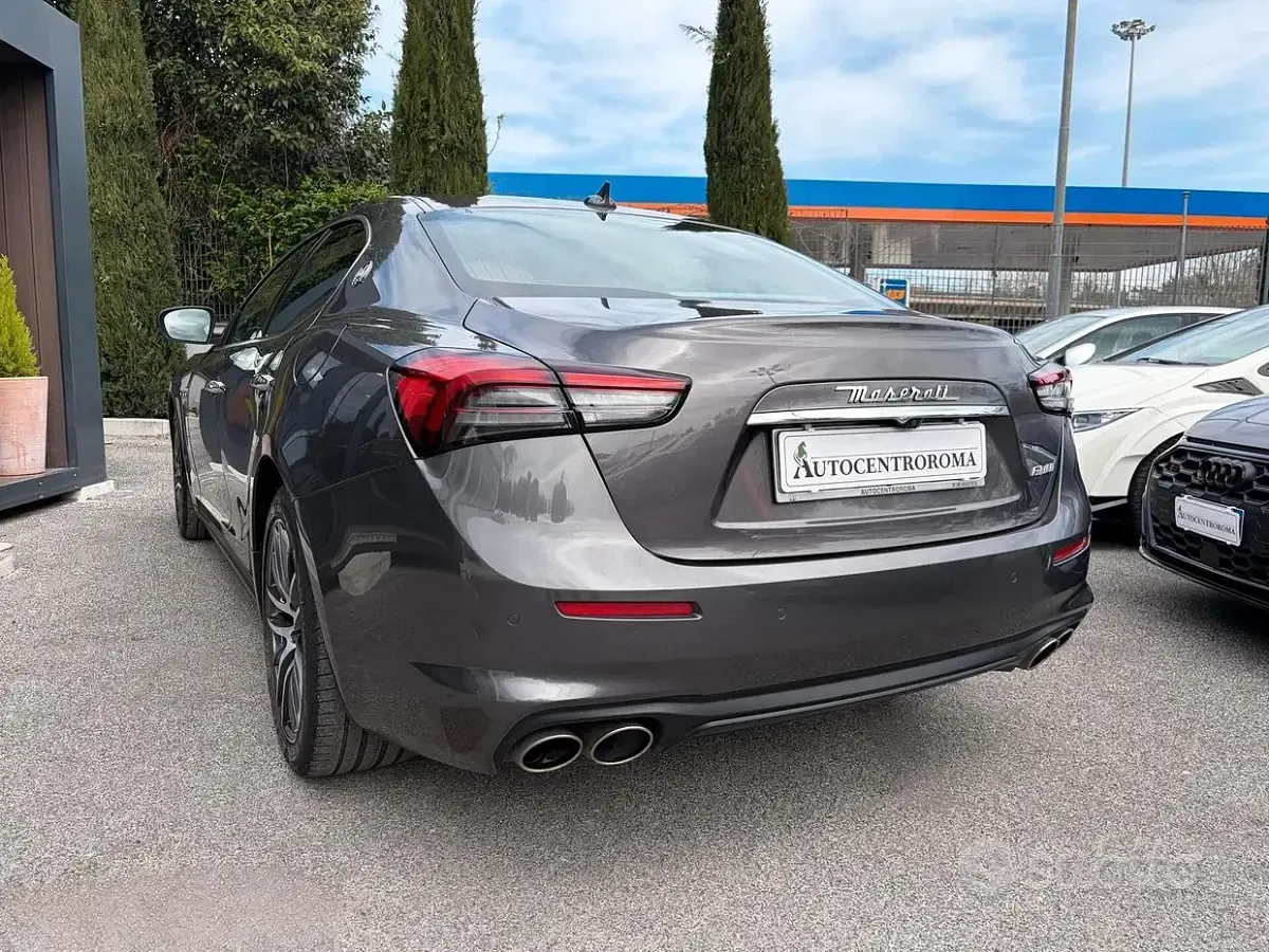 Usata Maserati Ghibli GranLusso 350 CV (257 kW) 2022 Grigio Berlina