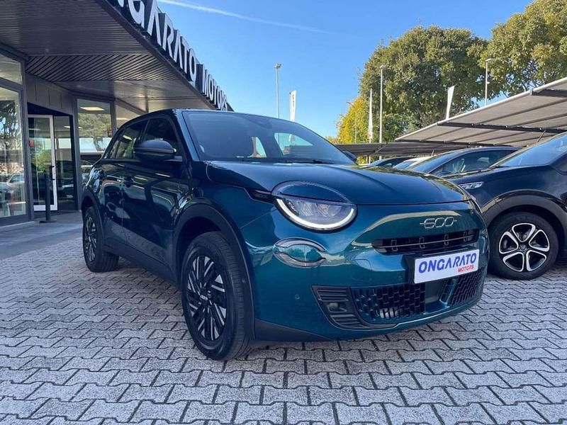 Usata Fiat 600 La Prima 101 CV (74 kW) 2025 Blu/azzurro SUV