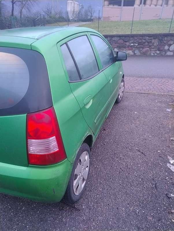 Usata Kia Picanto EX 65 CV (47 kW) 2004 Verde Utilitaria
