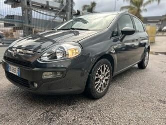 Grigio Usata 2010 Fiat Punto Evo Emotion Due volumi | 3999 € (Buon prezzo) - Immagine 1/4