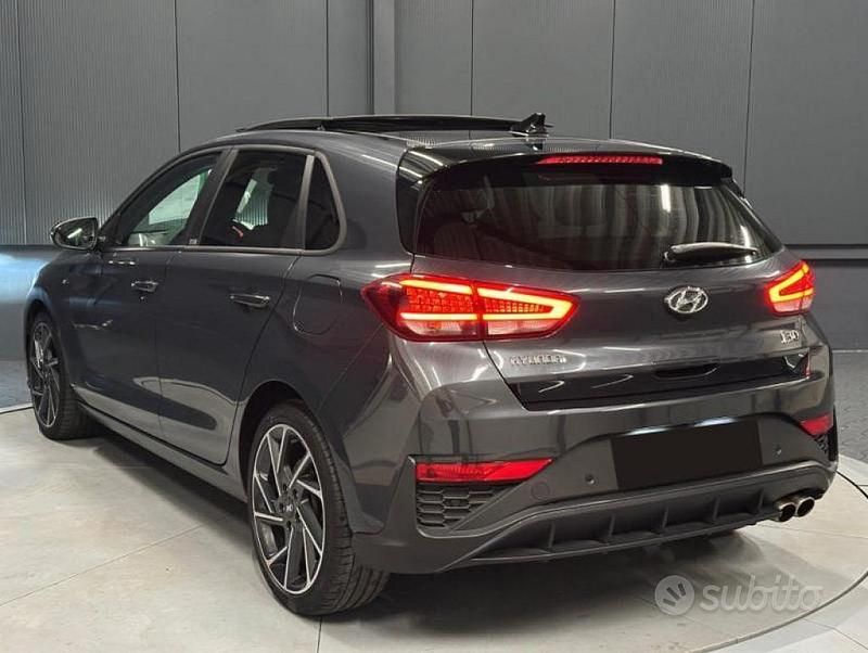 Usata Hyundai i30 N Line 160 CV (117 kW) 2021 Grigio metallizzato Berlina