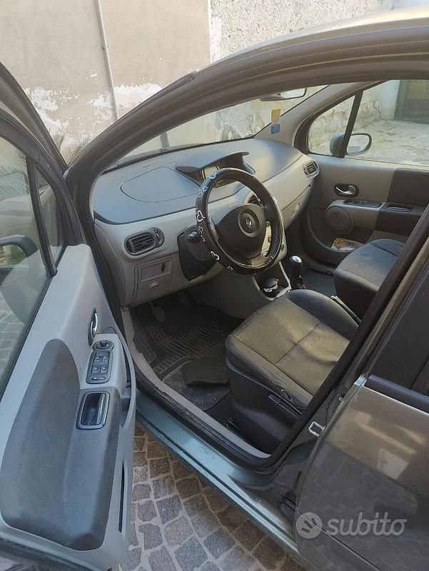 Usata Renault Modus 82 CV (60 kW) 2005 Verde Monovolume