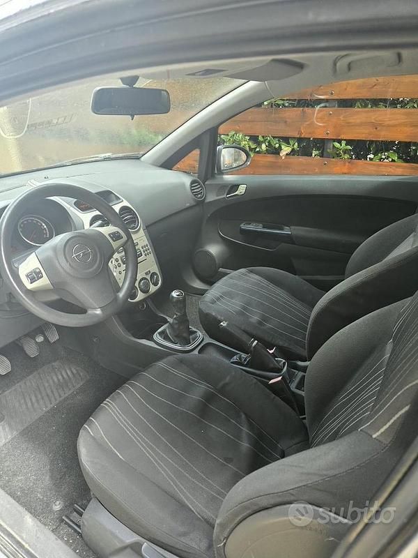 Usata Opel Corsa 75 CV (55 kW) 2008 Utilitaria