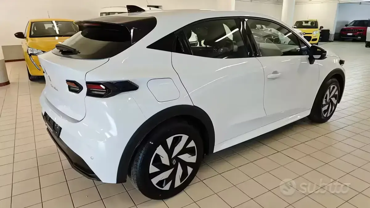 Nuova Renault Clio V Evolution 116 CV (85 kW) 2026 Bianco Berlina