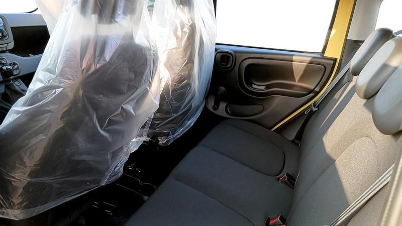 Nuova Fiat Panda Icon 70 CV (51 kW) 2025 Giallo Utilitaria