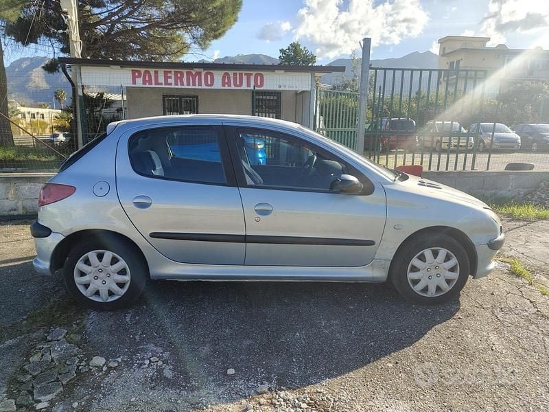 Usata Peugeot 206 74 CV (54 kW) 2005 Blu Berlina