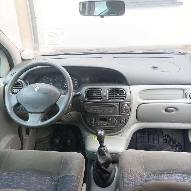 Usata Renault Scénic 2001 Grigio Monovolume