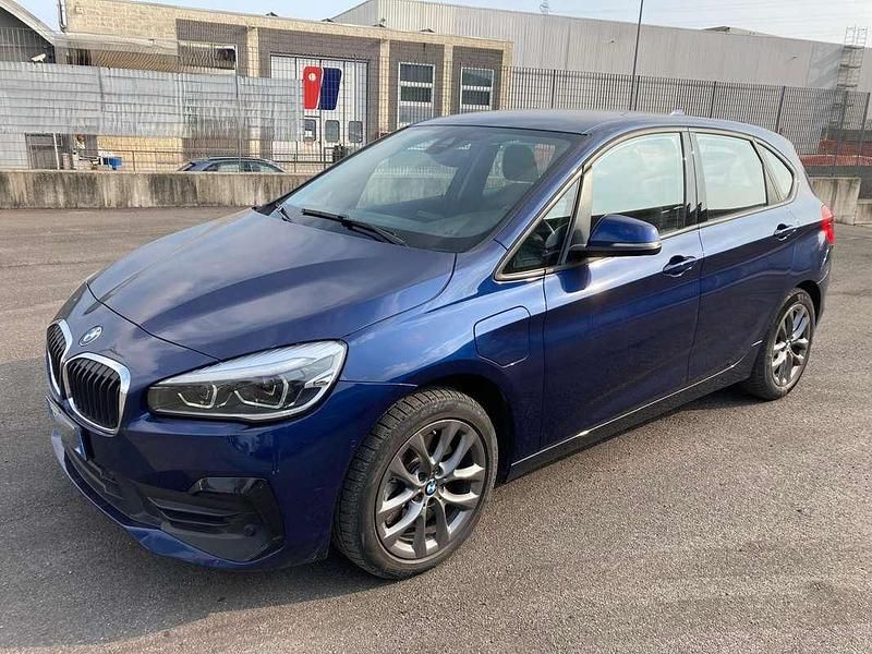 Usata BMW 225 Active Tourer iPerformance 220 CV (161 kW) 2021 Blu/azzurro Monovolume
