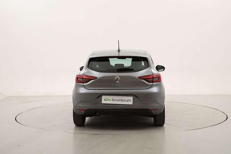 Begagnad Renault Clio V Equilibre 101 HK (74 kW) 2023 Grå Halvkombi