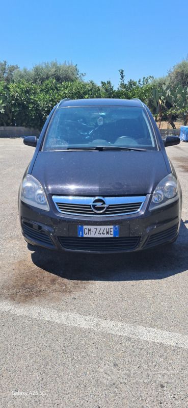 Usata Opel Zafira 2007 Nero Monovolume