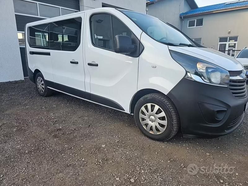 Usata Opel Vivaro 140 CV (102 kW) 2015 Bianco Monovolume
