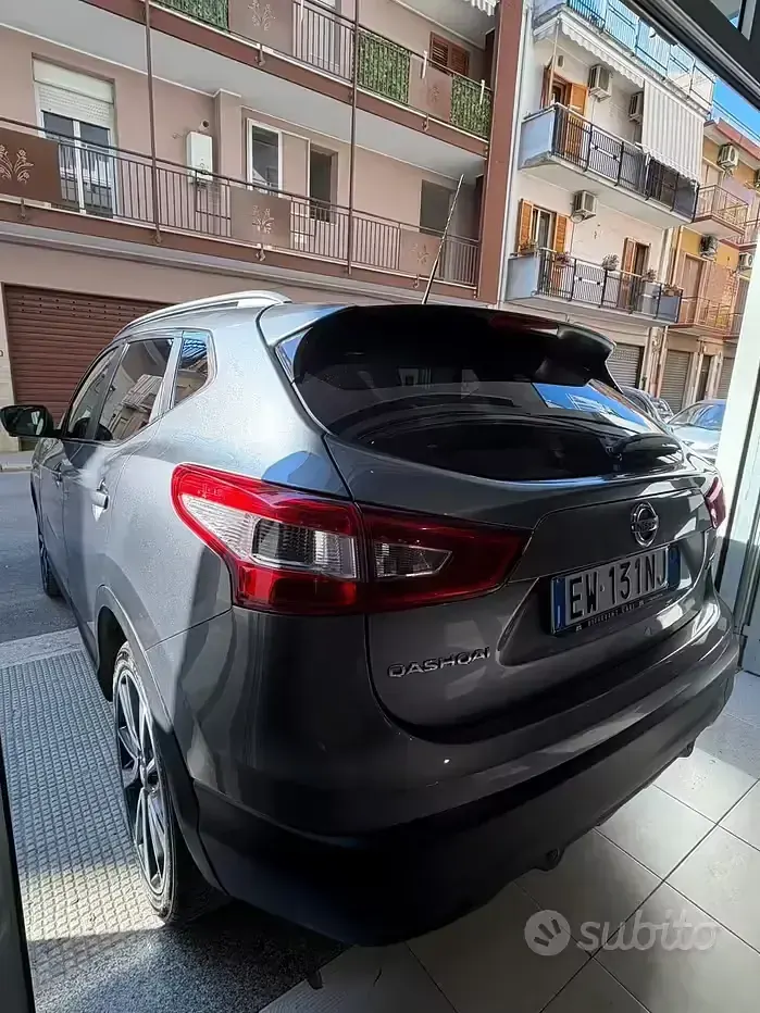 Usata Nissan Qashqai Tekna 131 CV (96 kW) 2014 Grigio SUV