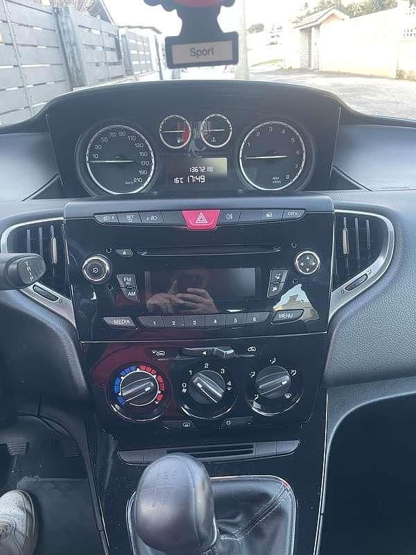 Usata Lancia Ypsilon 69 CV (50 kW) 2014 Utilitaria