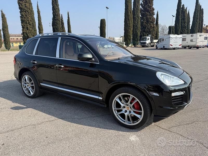 Usata Porsche Cayenne Turbo 500 CV (367 kW) 2008 Verde SUV