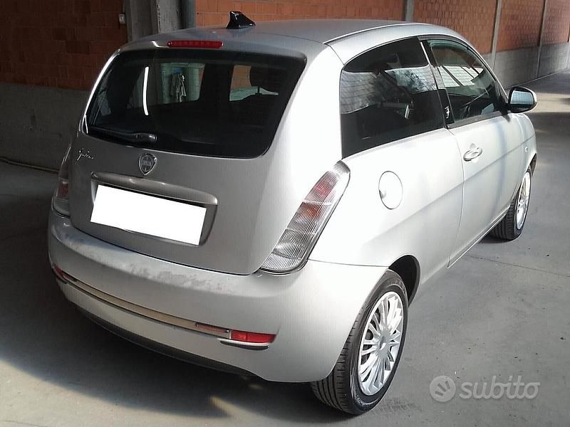 Usata Lancia Ypsilon 59 CV (43 kW) 2010 Grigio Utilitaria