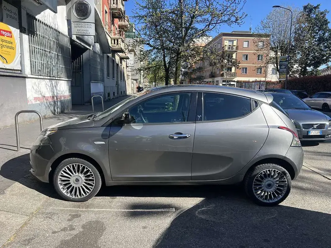 Usata Lancia Ypsilon S 86 CV (63 kW) 2015 Utilitaria