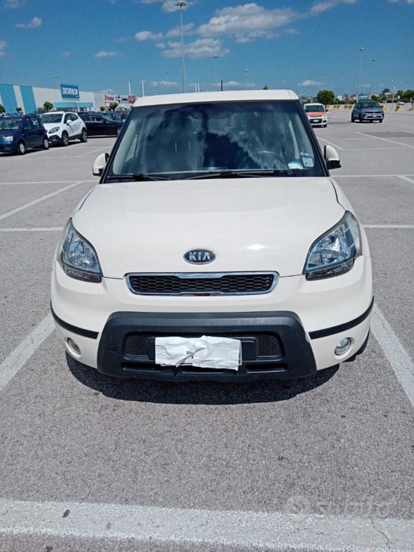 Giallo Usata 2010 Kia Soul SUV | 5000 € (Buon prezzo) - Immagine 1/4