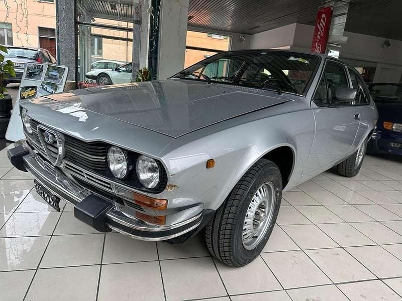 Usata Alfa Romeo GTV 129 CV (94 kW) 1979 Grigio Coupé
