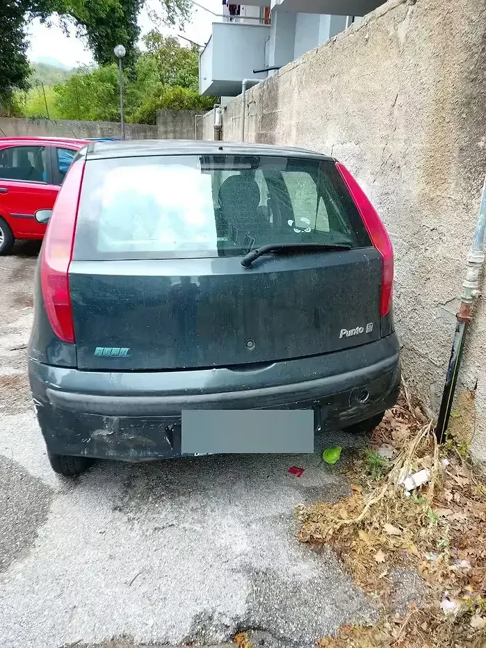 Begagnad Fiat Punto 60 HK (44 kW) 2001 Halvkombi