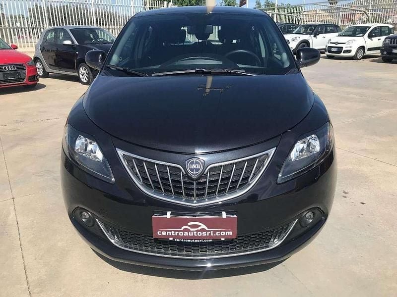 Usata Lancia Ypsilon Gold 69 CV (50 kW) 2022 Nero Utilitaria