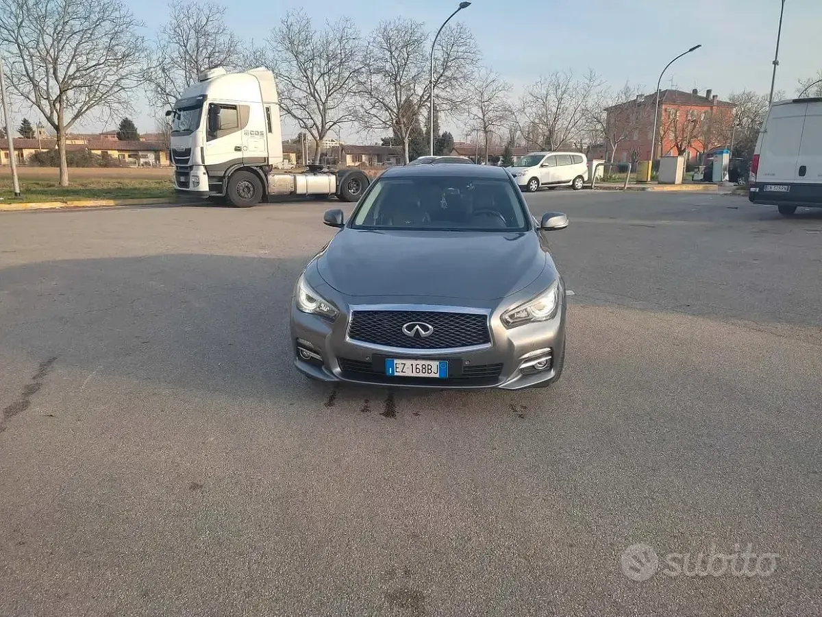 Usata Infiniti Q50 170 CV (125 kW) 2015 Grigio Berlina