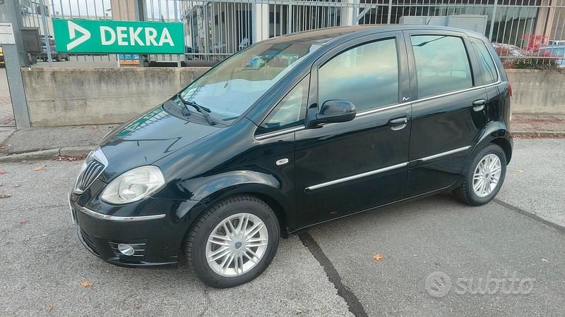 Usata Lancia Musa 95 CV (69 kW) 2010 Nero Monovolume