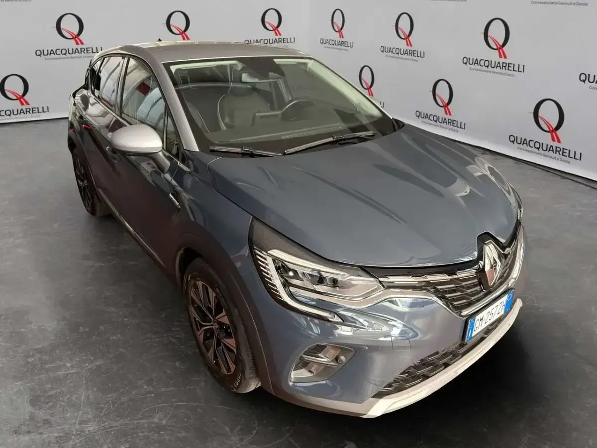 Usata Renault Captur Techno 90 CV (66 kW) 2023 Blu/azzurro SUV
