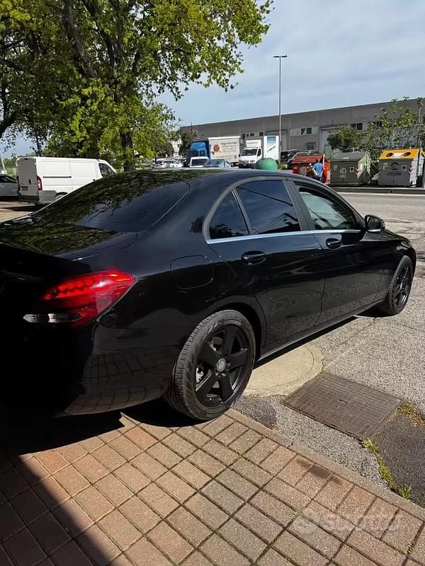 Usata Mercedes C180 116 CV (85 kW) 2016 Nero Berlina