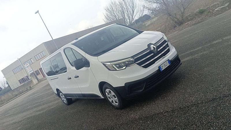 Usata Renault Trafic Zen 110 CV (80 kW) 2023 Bianco Monovolume